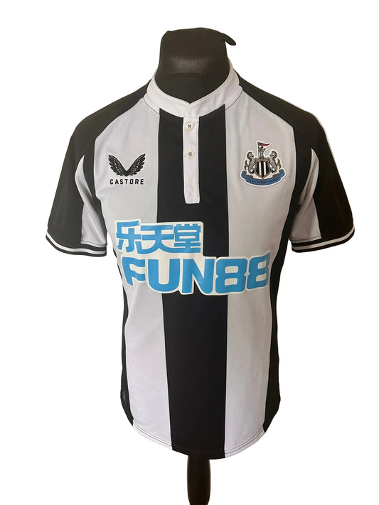 Newcastle United 2021-22 home football shirt, black and white, medium, Castore, Bruno Guimaraes, front