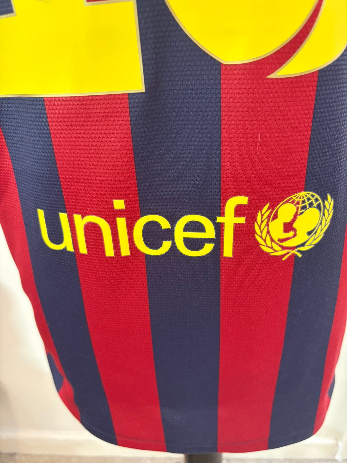 Barcelona Lionel Messi 2013-14 Home Football Shirt Large Nike