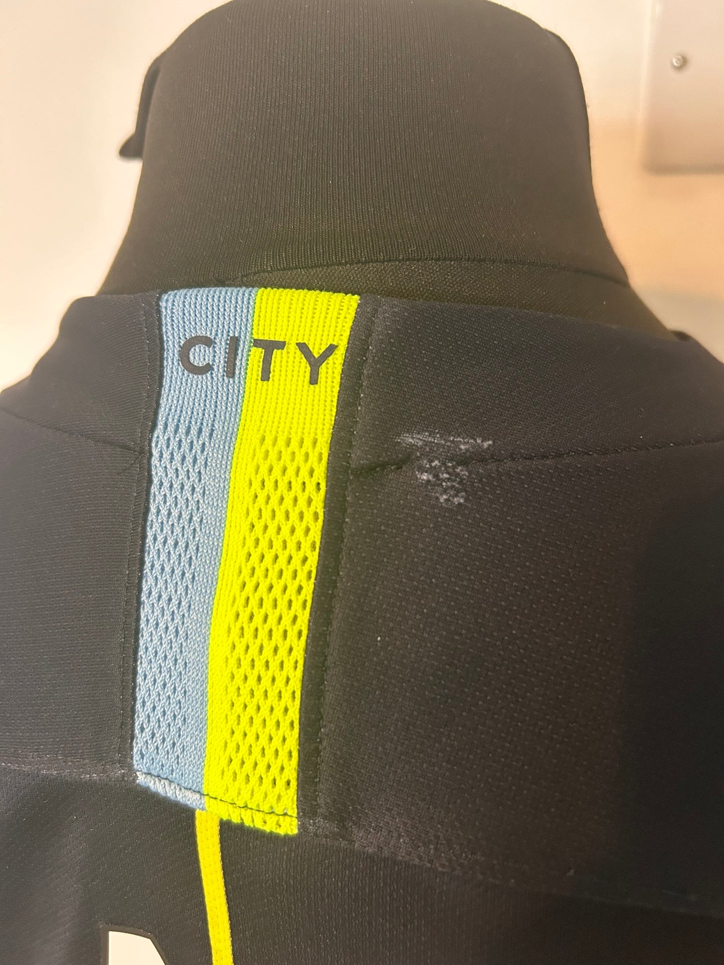 Manchester City Sergio Aguero 2018-19 Away Football Shirt Large Nike