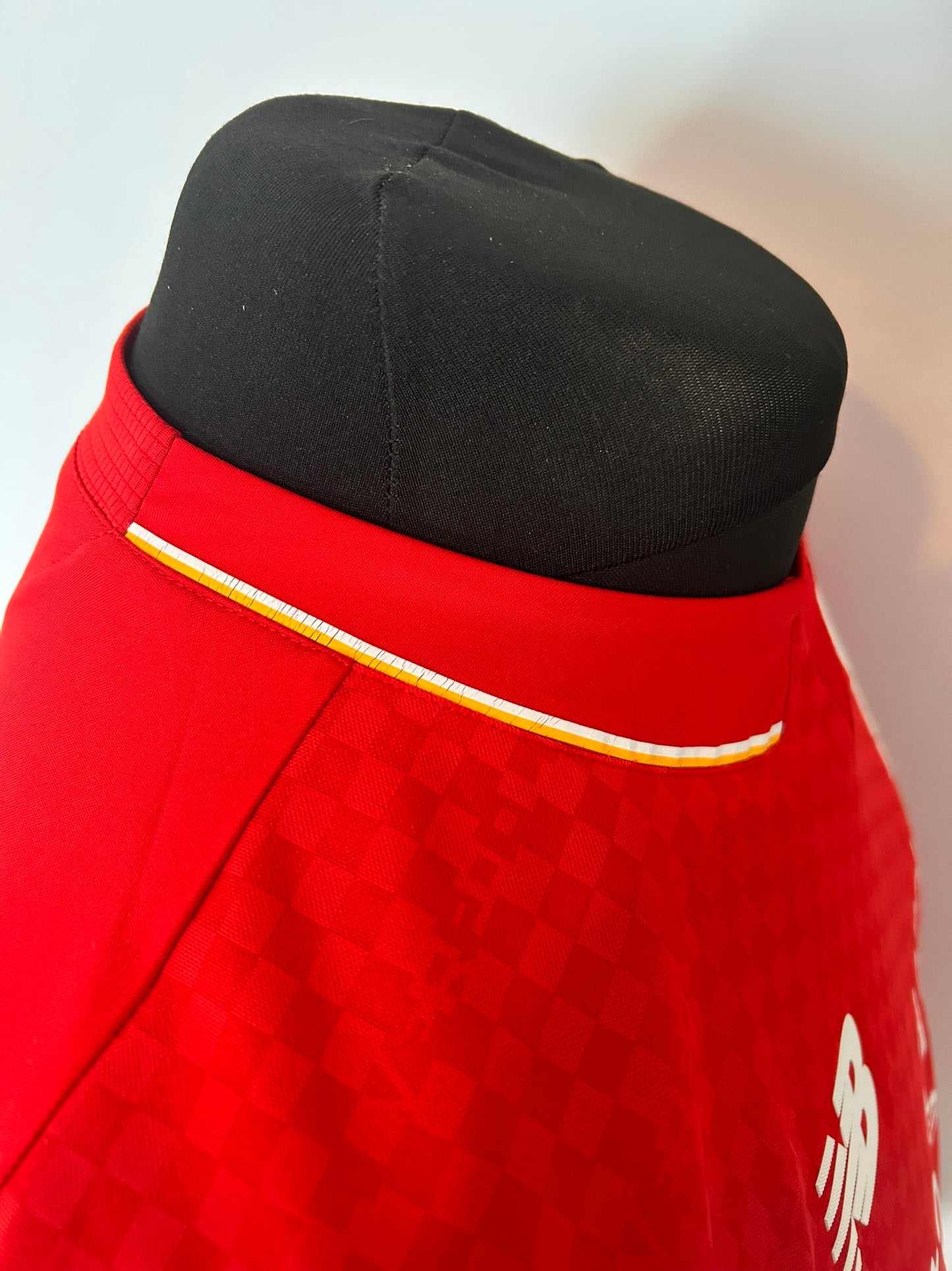 Liverpool Roberto Firmino 2015-16 Home Football Shirt Medium New Balance