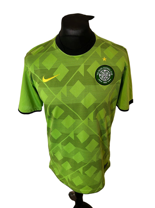 Celtic 2010-11 away football shirt, Nike, medium, green, front, Gary Hooper
