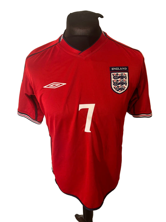 England 2002-04 away football shirt, David Beckham, Umbro, small, red, front