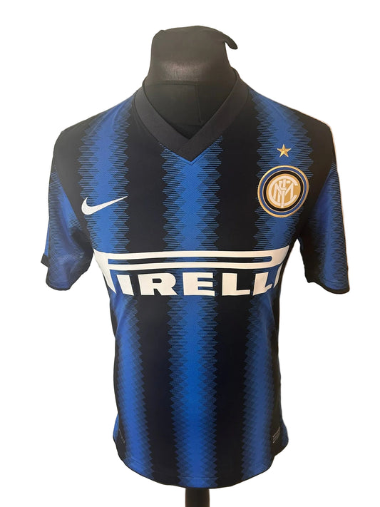 Inter Milan 2010-11 home football shirt, blue and black, small, Nike, Samuel Eto'o, front