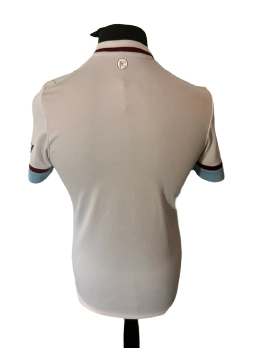 Burnley 2021-22 Away Football Shirt Small Umbro
