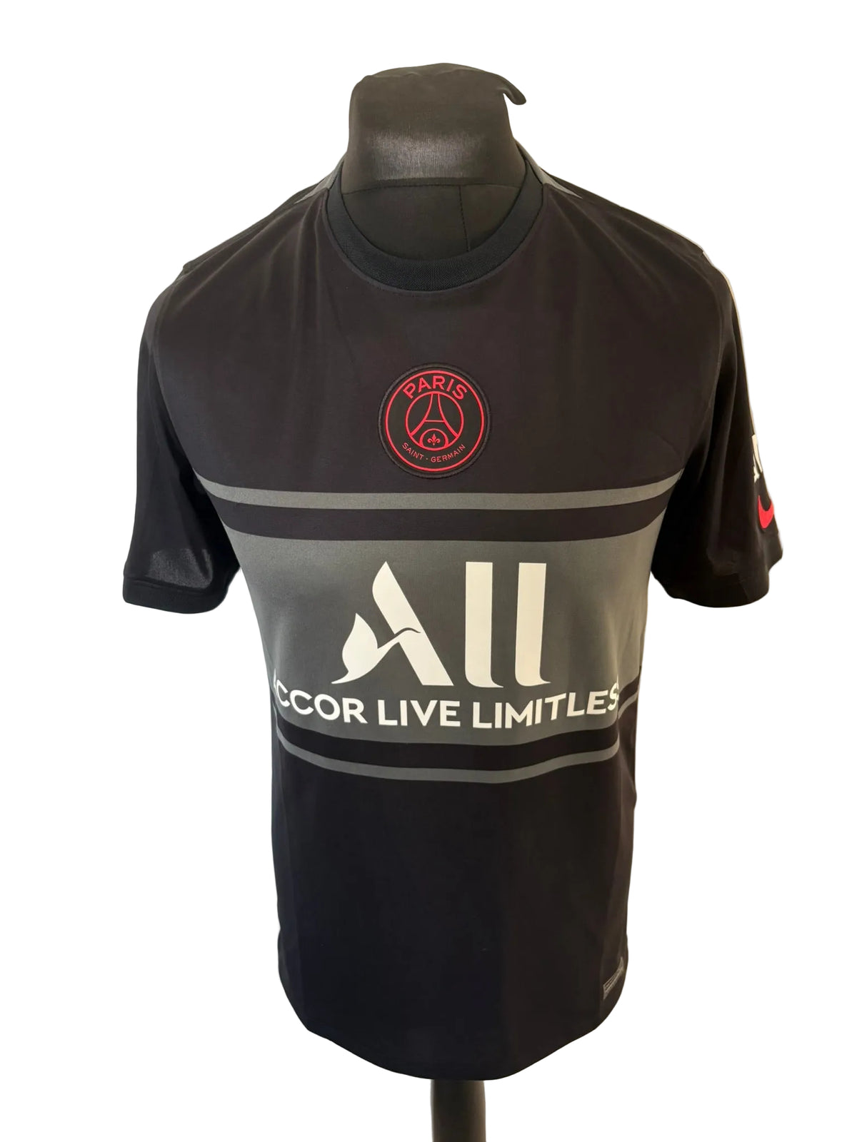 PSG, Paris Saint Germain 2021-22 third football shirt, black, medium, Nike, Neymar, front