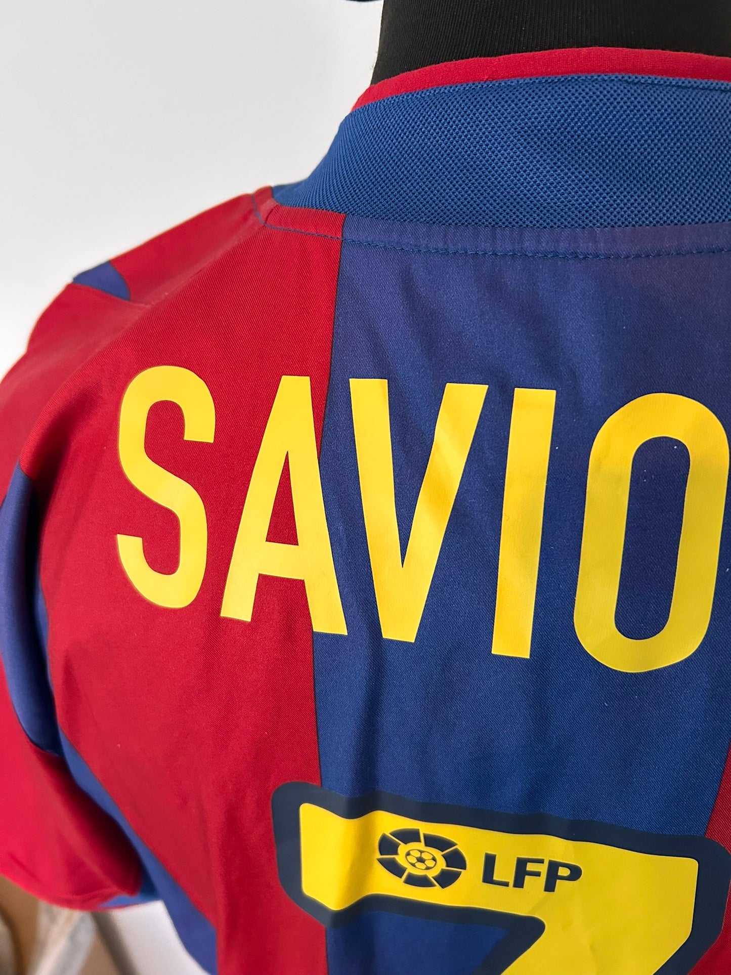 Barcelona Javier Saviola 2002-03 Home Football Shirt Medium Nike