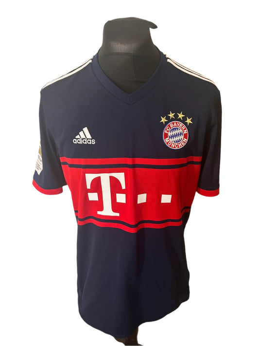 Bayern Munich 2017-18 Away Football Shirt Large Adidas