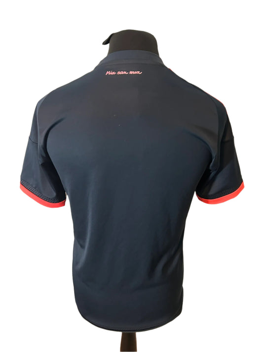 Bayern Munich 2015-16 Third Football Shirt Small
