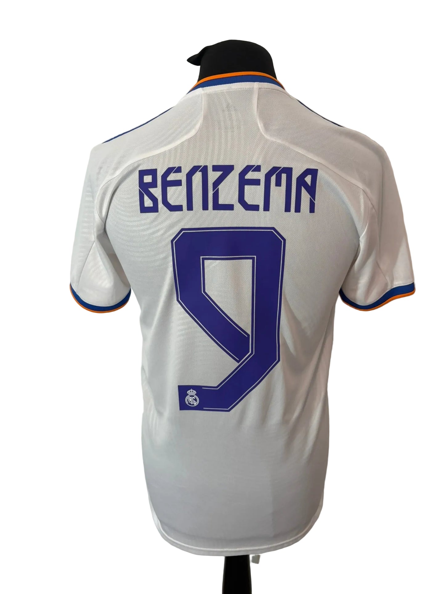 Real Madrid 2021-22 home football shirt, white, small, Adidas, Karim Benzema, back
