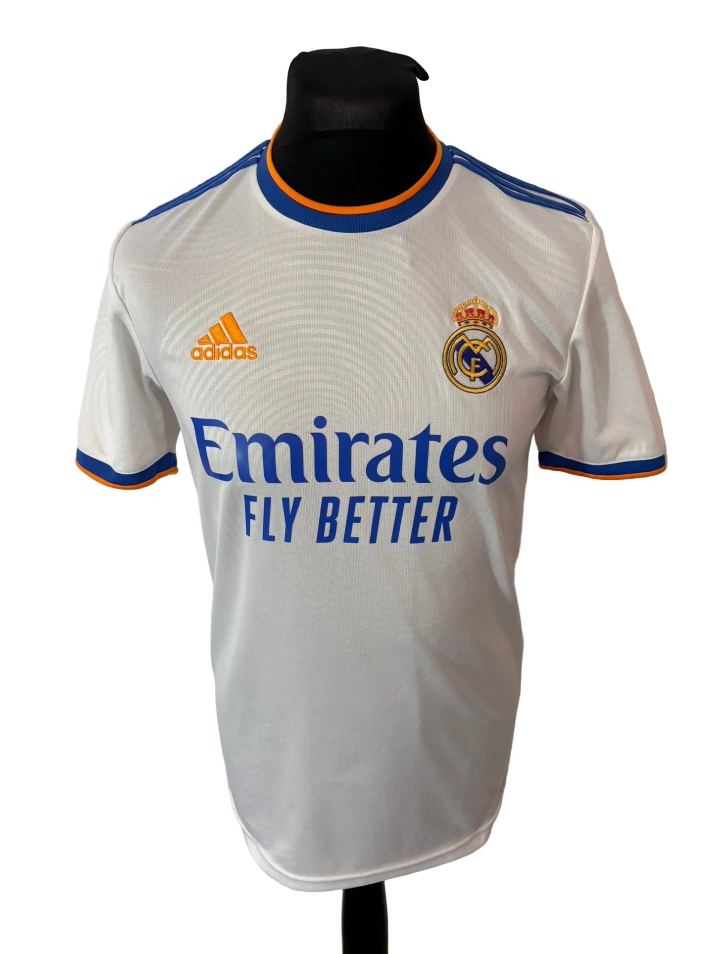 Real Madrid 2021-22 home football shirt, white, small, Adidas, Karim Benzema, front