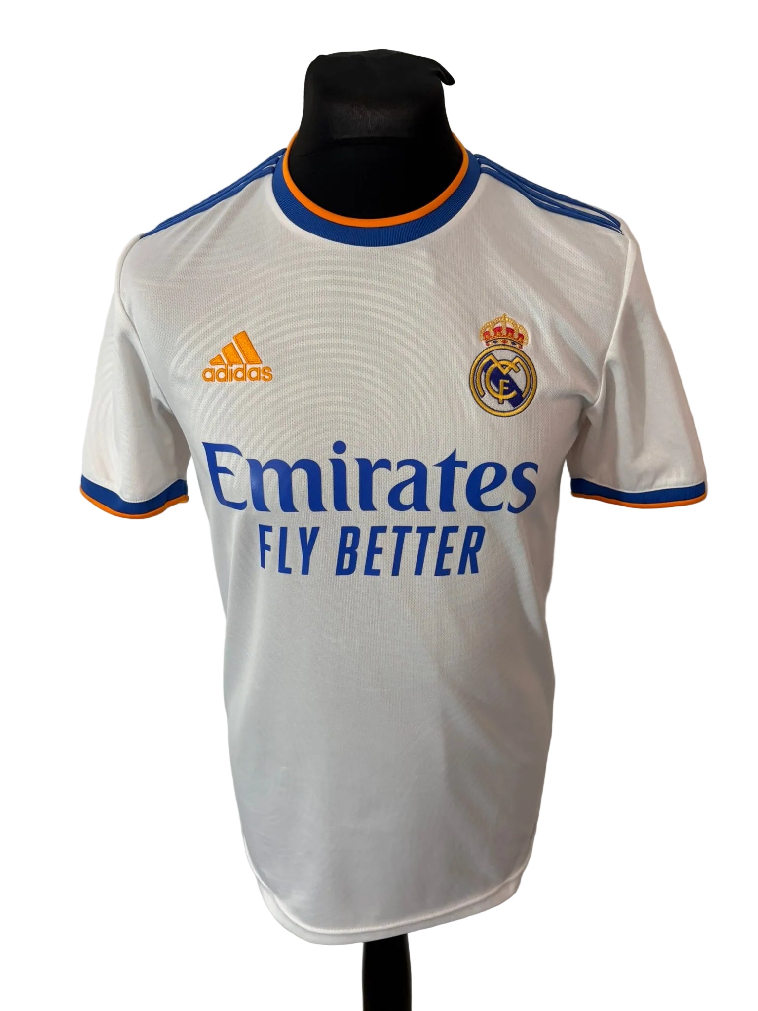 Real Madrid 2021-22 home football shirt, white, small, Adidas, Karim Benzema, front