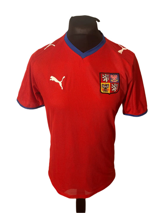 Czech Republic 2008-09 Home Football Shirt Small Puma