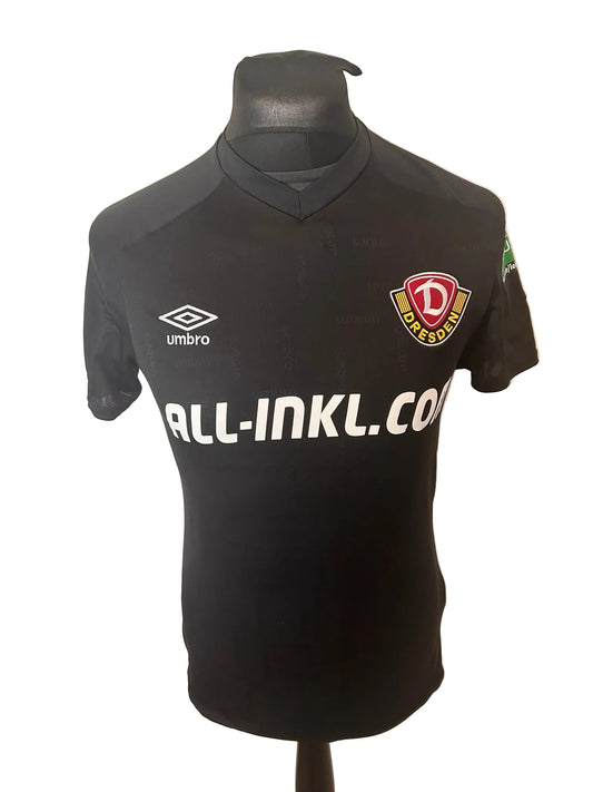 Dynamo Dresden 2021-22 away football shirt, black, small, Umbro, front