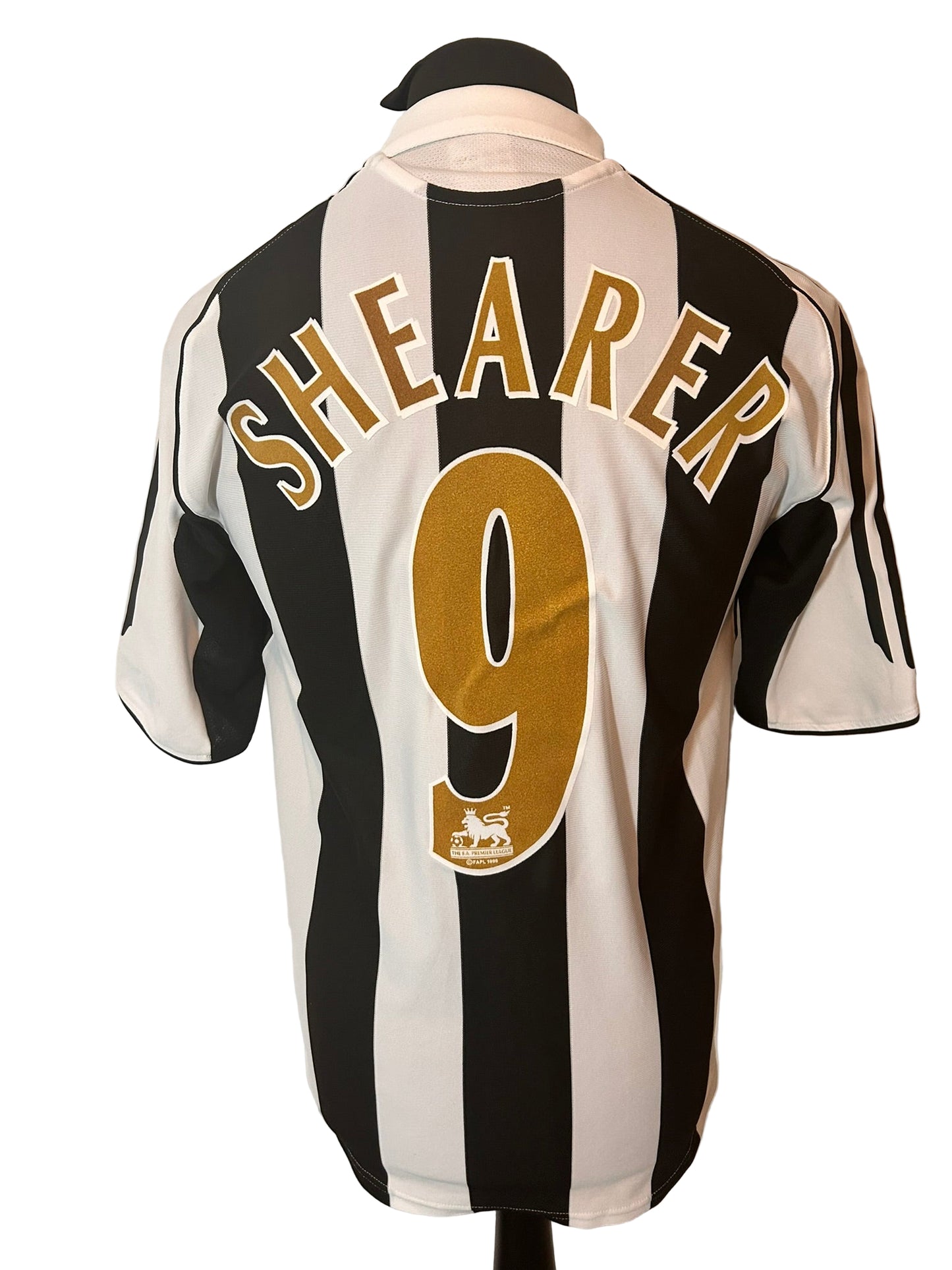 Newcastle United 2005-07 home football shirt, adidas, small, black and white, Alan Shearer, back