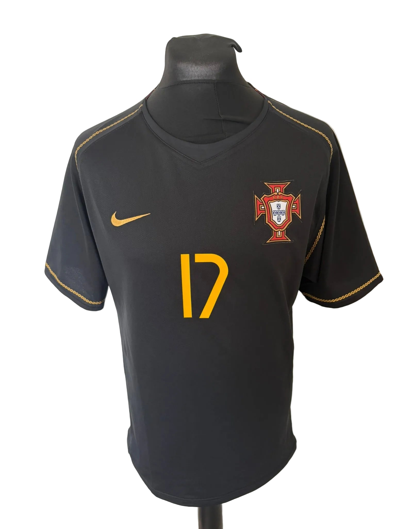 Portugal 2006-07 away football shirt, black, medium, Nike, Cristiano Ronaldo, front