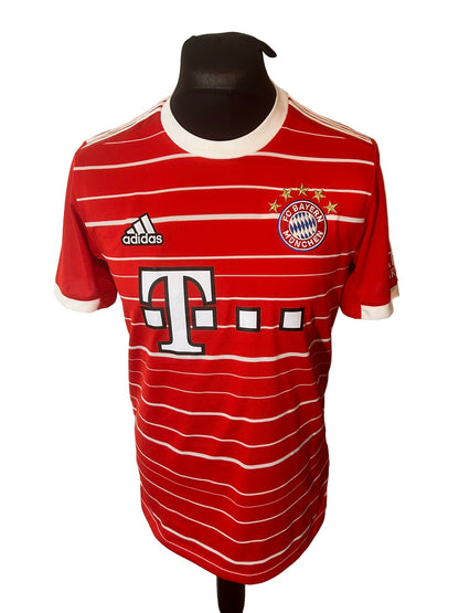 Bayern Munich 2022-23 home football shirt, adidas, medium, red, Jamal Musiala, front