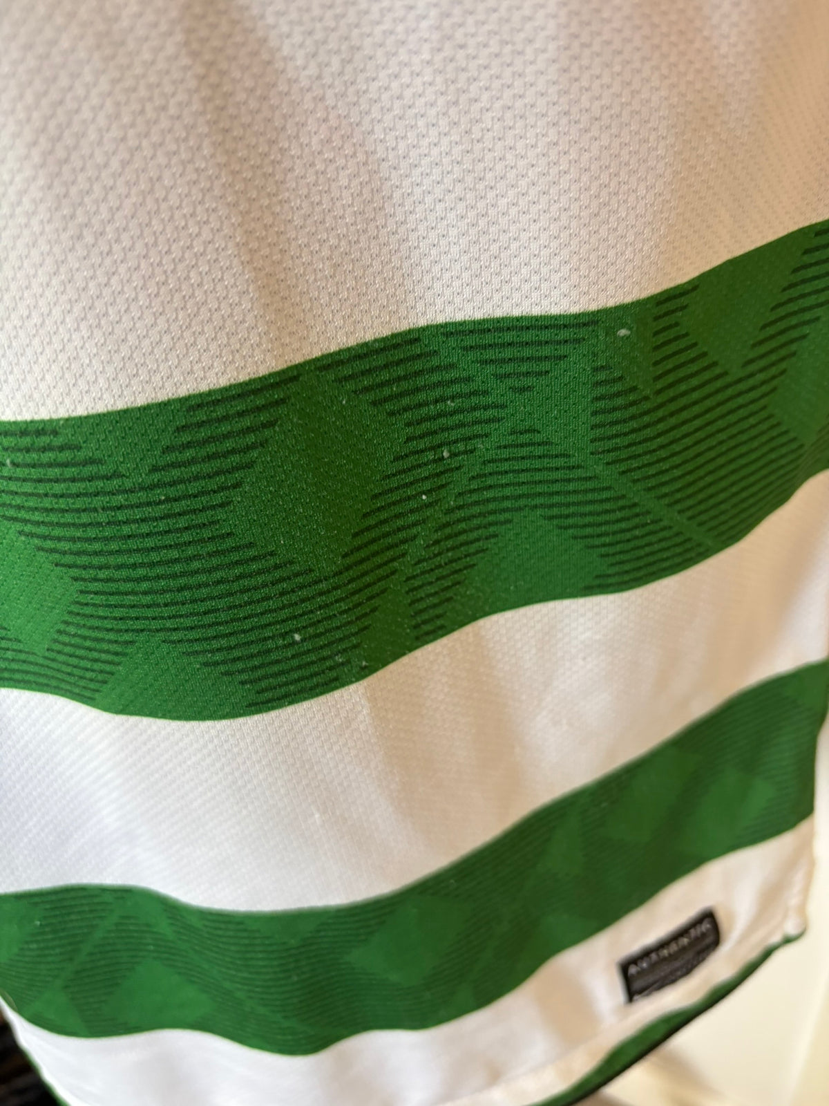 Celtic 2010-12 Home Football Shirt Large Nike