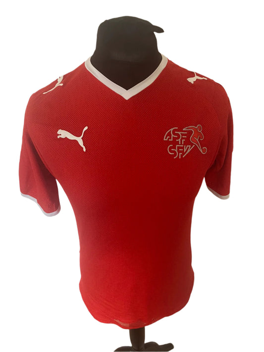 Switzerland 2008-10 Home Football Shirt Small Puma
