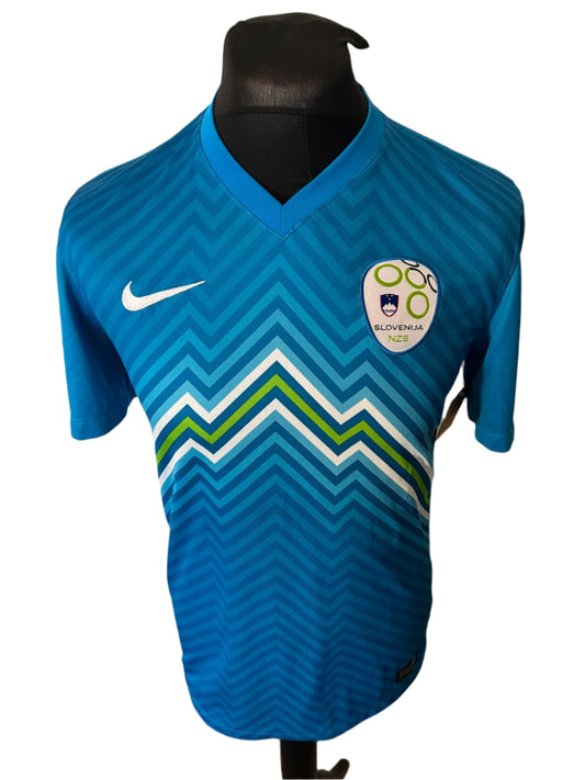 Slovenia 2014-16 Away Football Shirt Small Nike