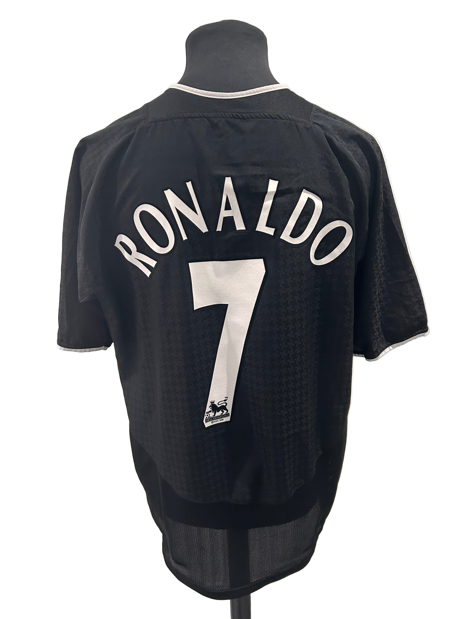 Manchester United 2003-05 away football shirt, black, medium, Nike, Cristiano Ronaldo, back