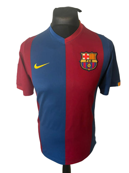 Barcelona 2006-07 home football shirt, blue and red, small, Nike, Ronaldinho, front