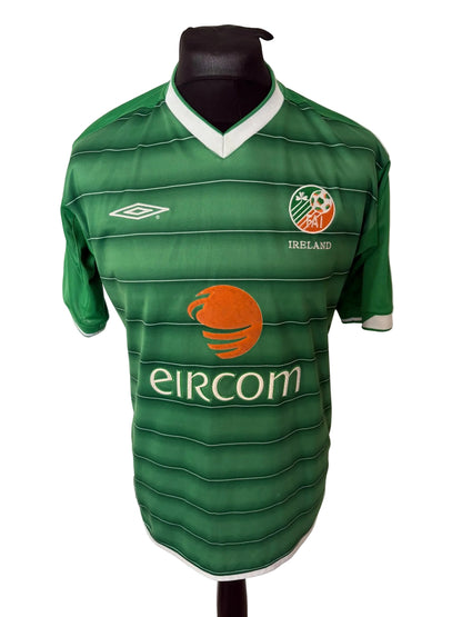 Republic of Ireland 2003-04 home football shirt, green, medium, Umbro, front