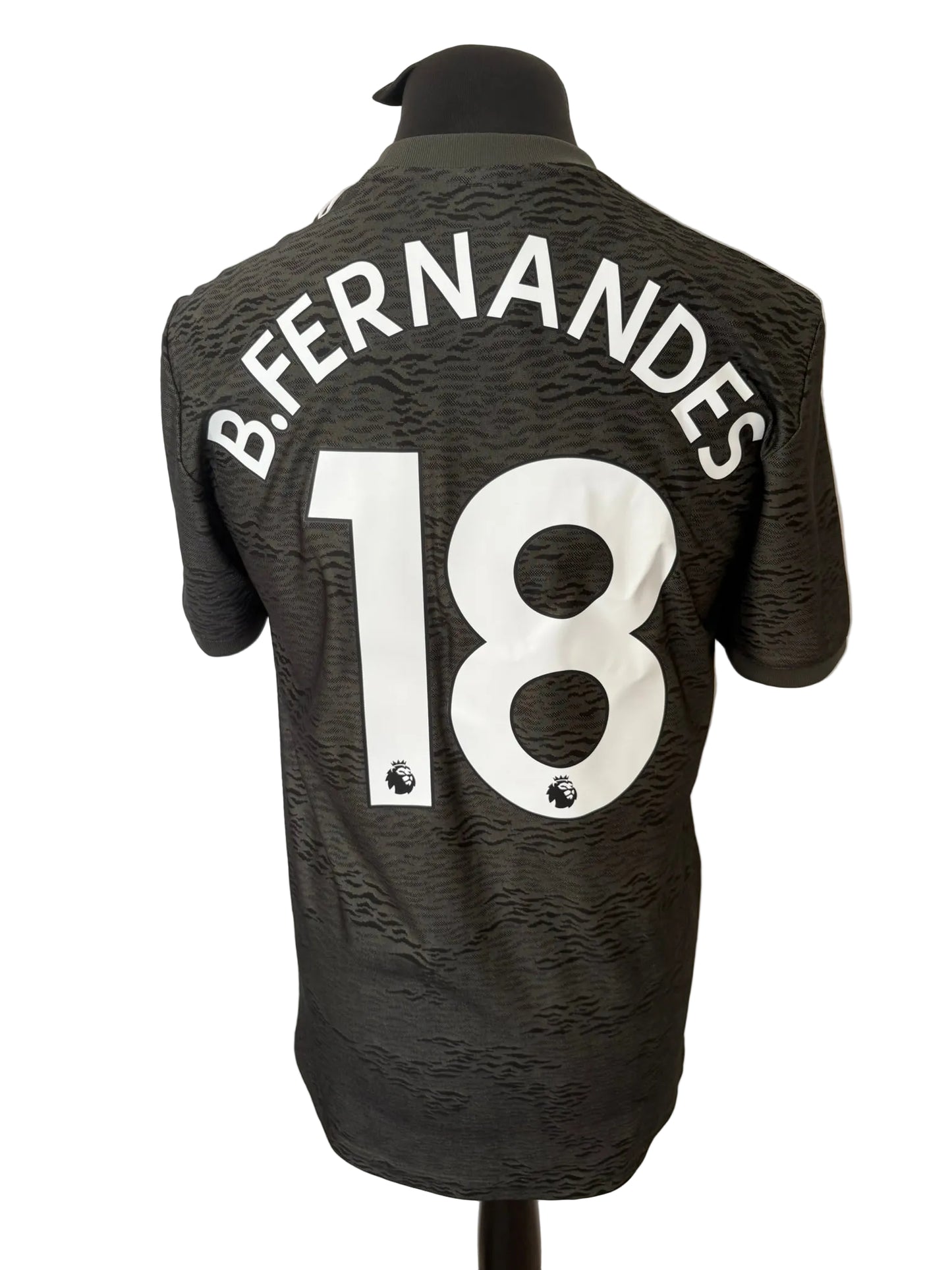Manchester United 2020-21 away football shirt, black, medium, Adidas, Bruno Fernandes, back