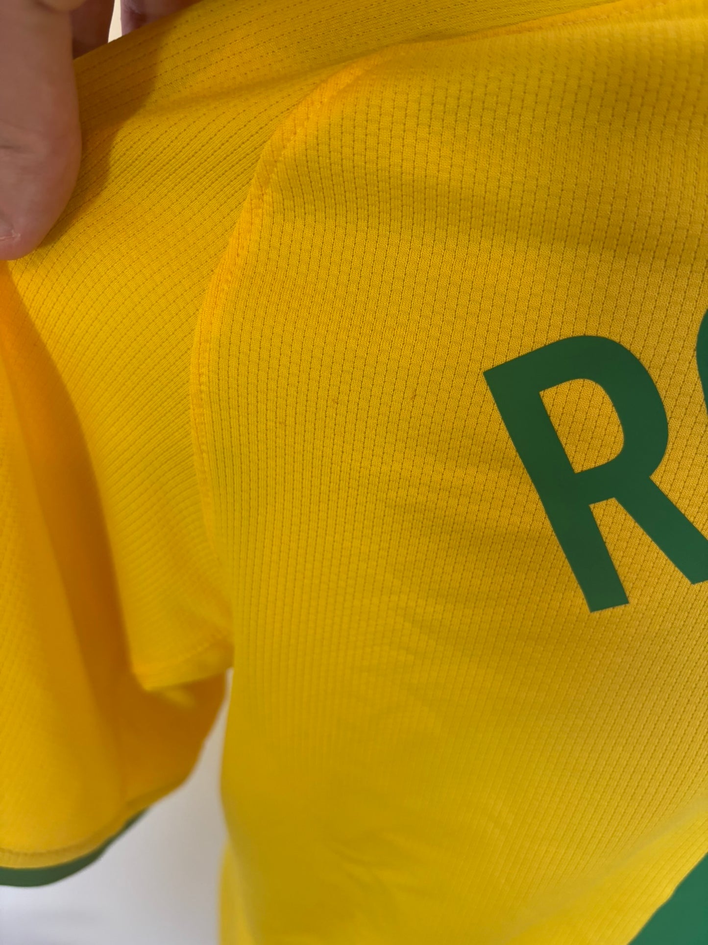 Brazil Ronaldinho 2008-10 Home Football Shirt Large Nike