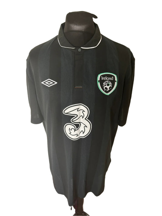 Republic of Ireland 2013-14 Away Football Shirt Extra Large XL 48 Umbro