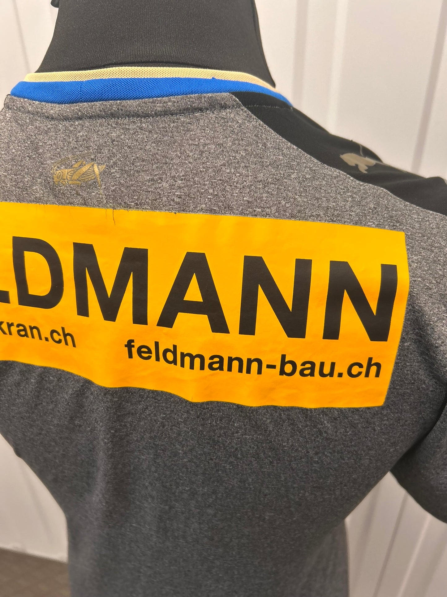 Grasshopper Zurich 2013-14 Third Football Shirt Medium Puma