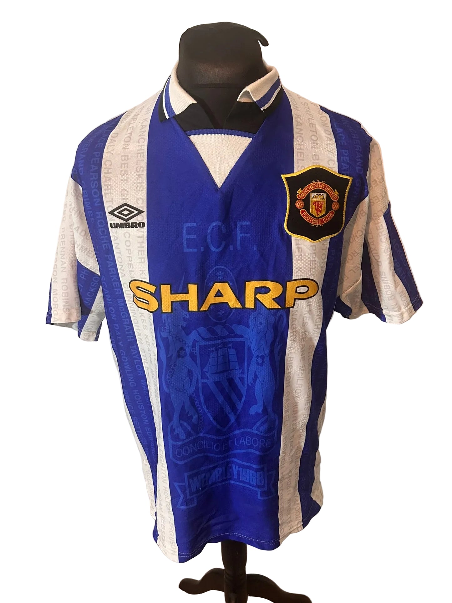 Manchester United 1994-96 third football shirt, blue and white, Large, Umbro, Eric Cantona, front