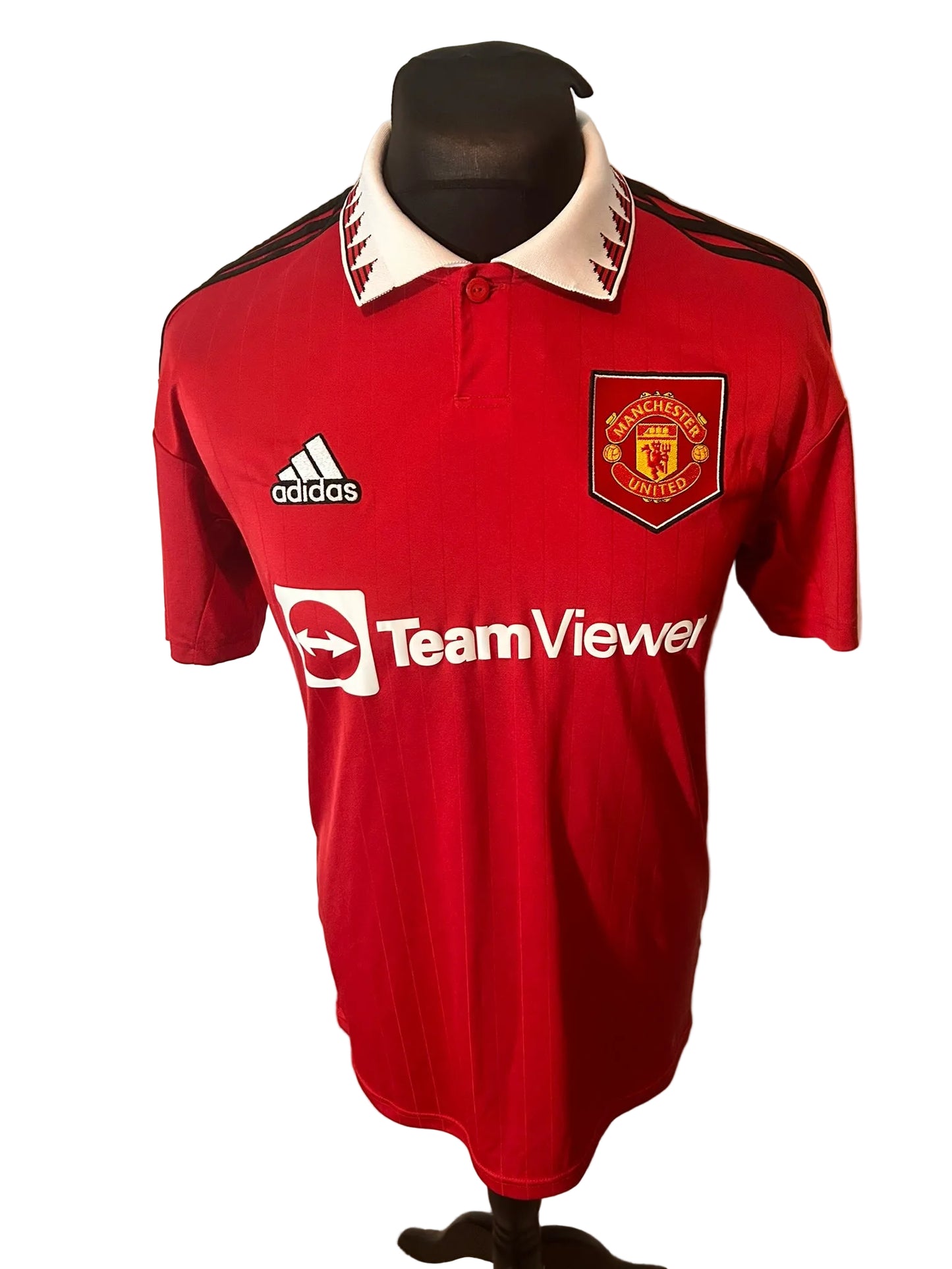 Manchester United 2022-23 homefootball shirt, red, medium, Adidas, Bruno Fernandes, front