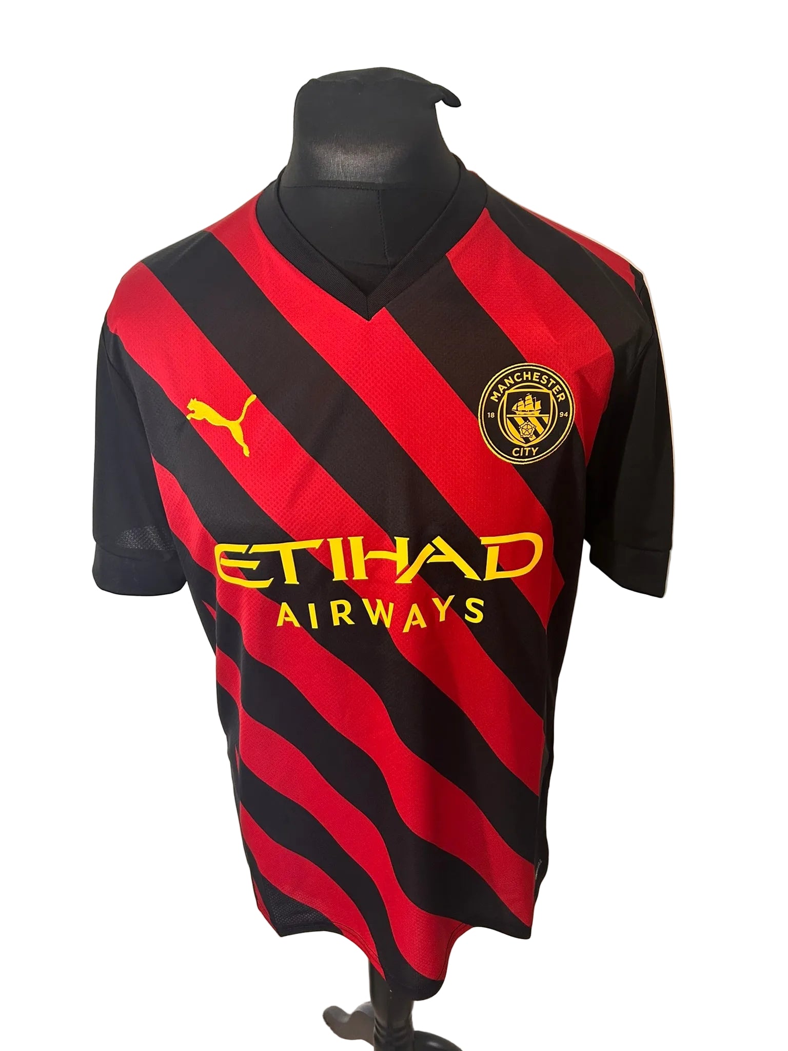 Manchester City 2022-23 away football shirt, black and red, large, Puma, Bernardo Silva, front