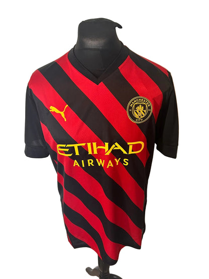 Manchester City 2022-23 away football shirt, black and red, large, Puma, Bernardo Silva, front