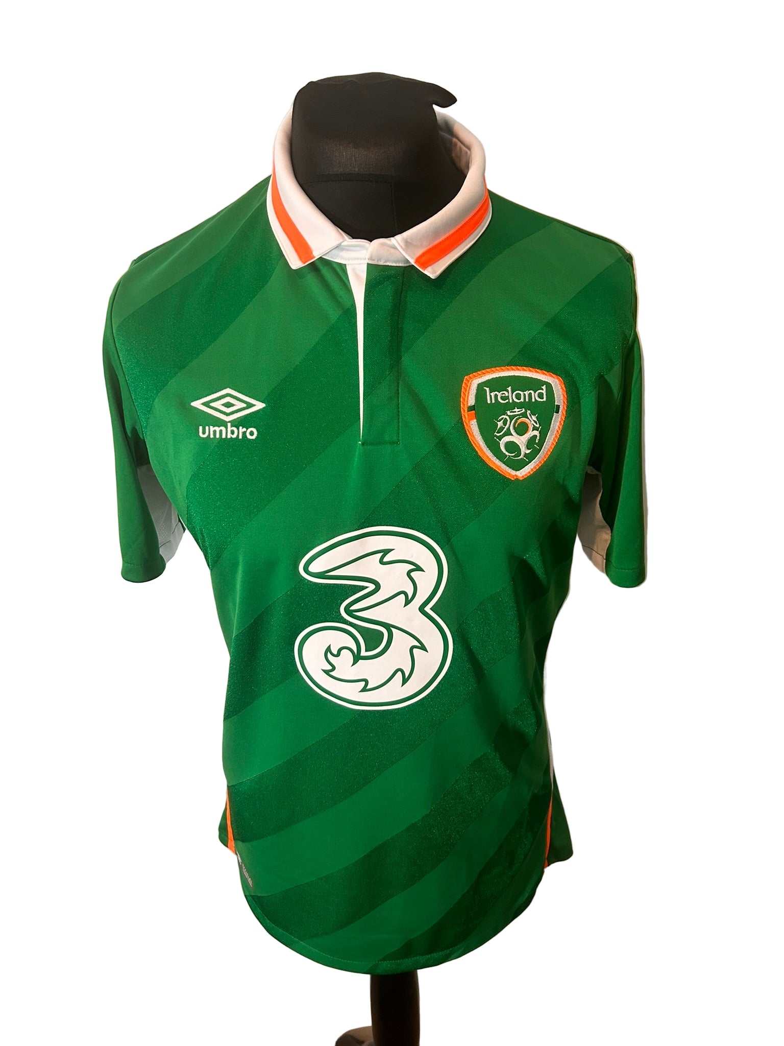 Republic of Ireland 2016-17 home football shirt, Umbro, medium, green, front