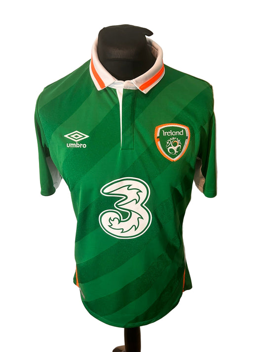 Republic of Ireland 2016-17 home football shirt, Umbro, medium, green, front