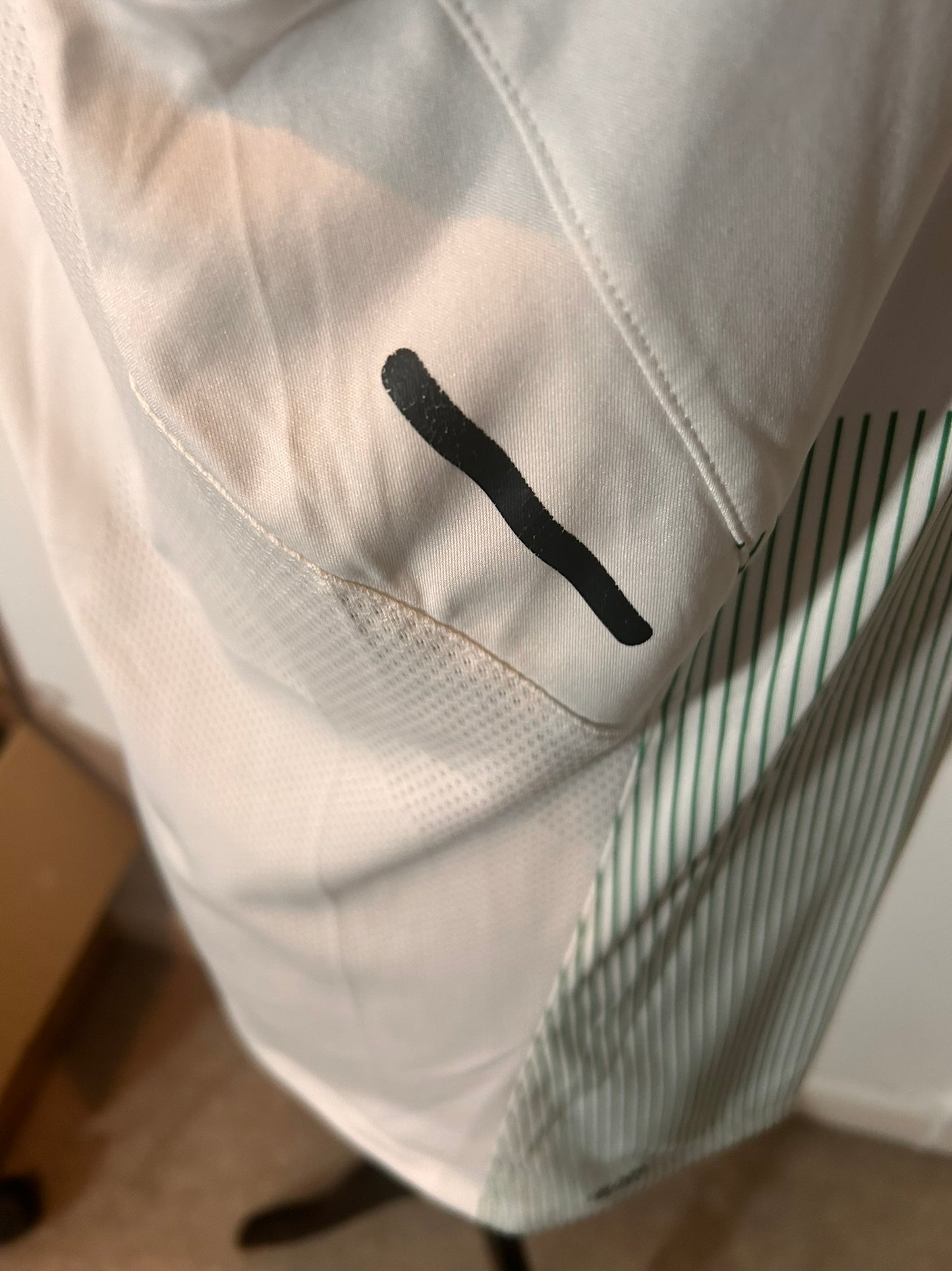 Liverpool Mohamed Salah 2017-18 Away Football Shirt Large New Balance