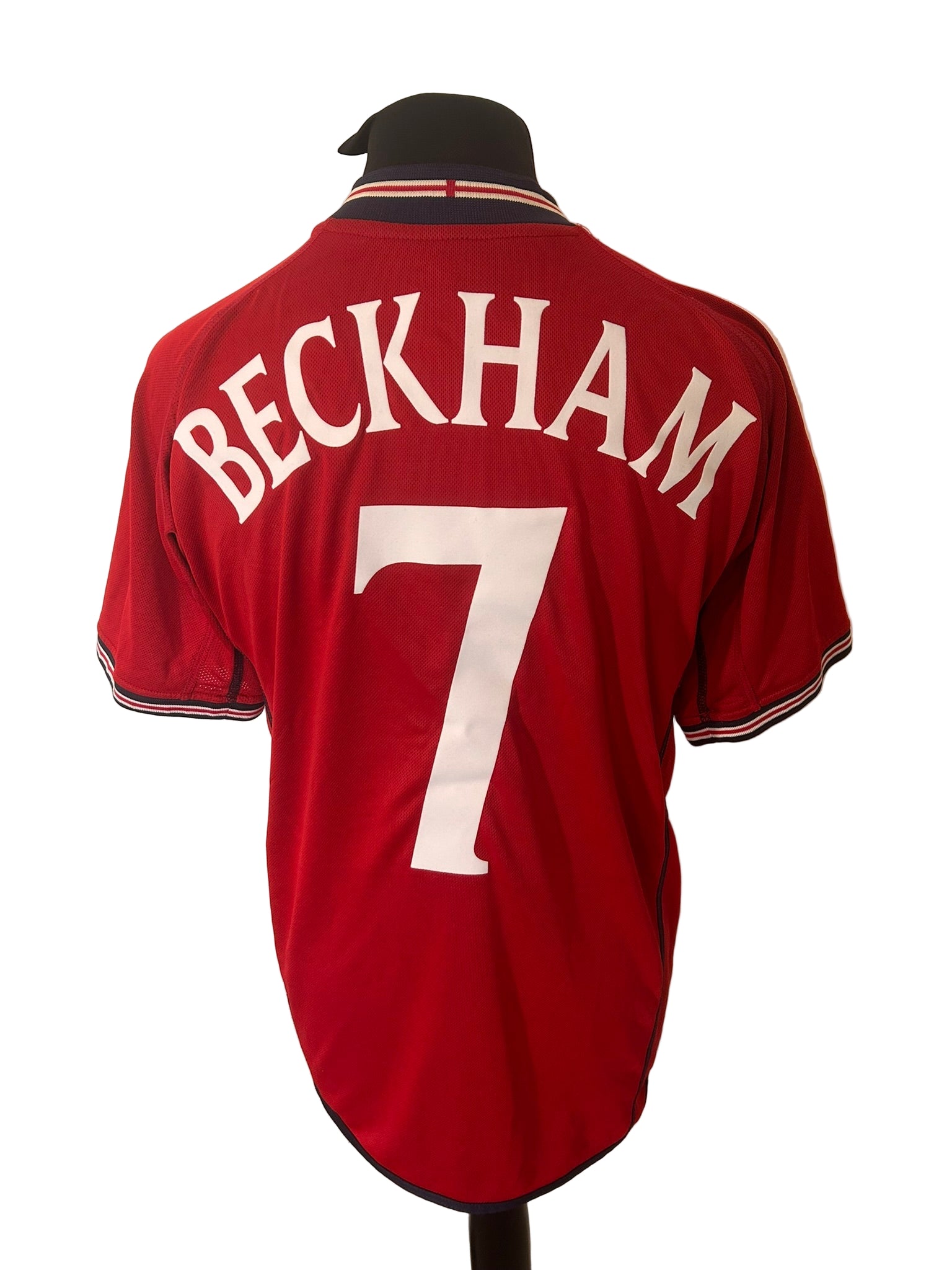 England 2002-04 away football shirt, David Beckham, Umbro, medium, red, back