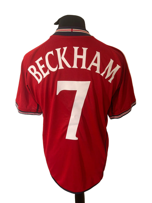 England 2002-04 away football shirt, David Beckham, Umbro, medium, red, back