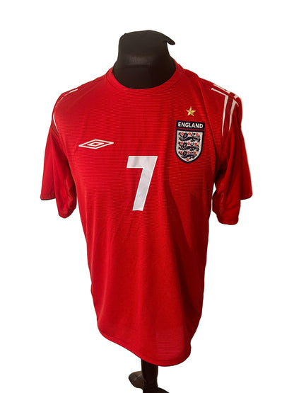 England 2004-06 away football shirt, Umbro, large, red, David Beckham, front