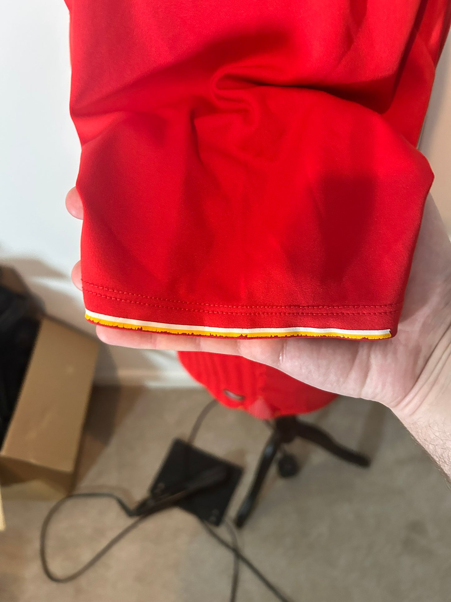 Liverpool Jordan Henderson 2015-16 Home Football Shirt Medium New Balance