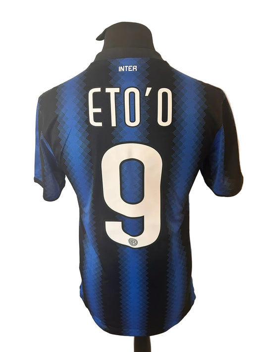 Inter Milan 2010-11 home football shirt, blue and black, small, Nike, Samuel Eto'o, back
