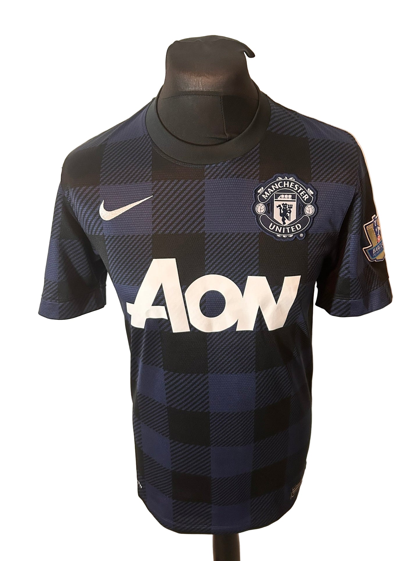 Manchester United 2013-14 away football shirt, Nike, small, navy, Robin Van Persie, front