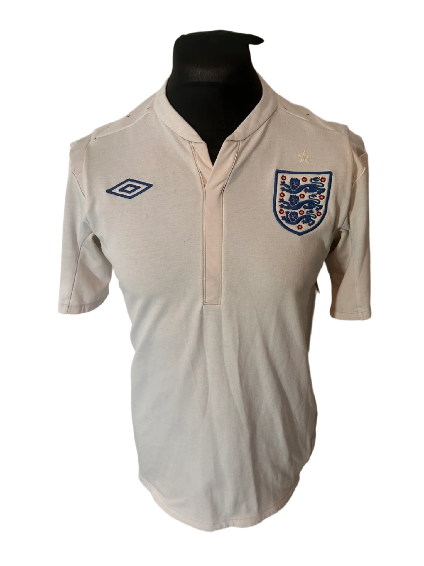 England 2010-11 Home Football Shirt Medium 40 Umbro